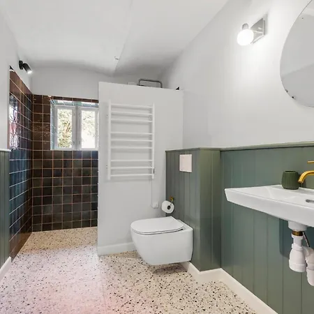Beautiful In With Kitchen בית נופש