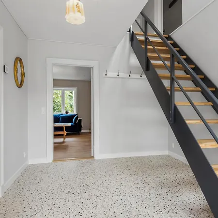 Beautiful In With Kitchen * 瓦尔德