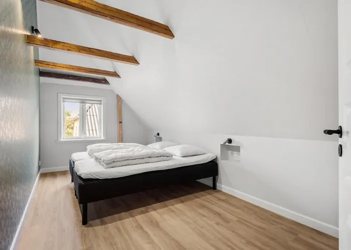 Beautiful In With Kitchen فاردي