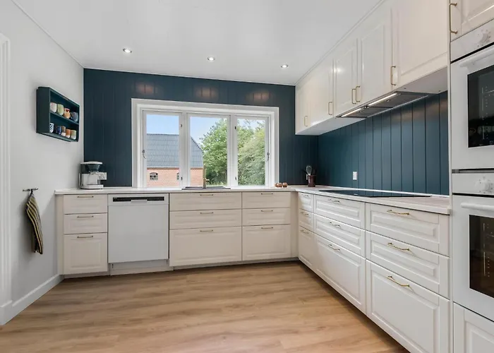 Beautiful In With Kitchen *